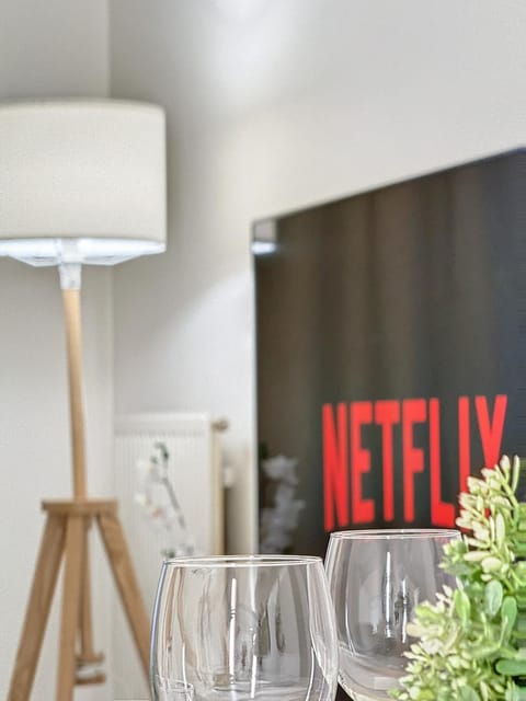 Communal lounge/ TV room, TV and multimedia, Seating area, Evening entertainment