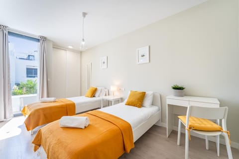 Bed, Bedroom, towels, wardrobe