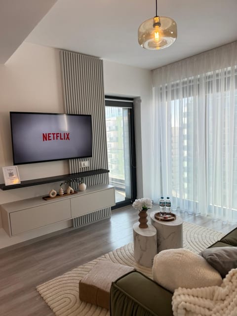 Communal lounge/ TV room, TV and multimedia, Living room, Seating area, Evening entertainment