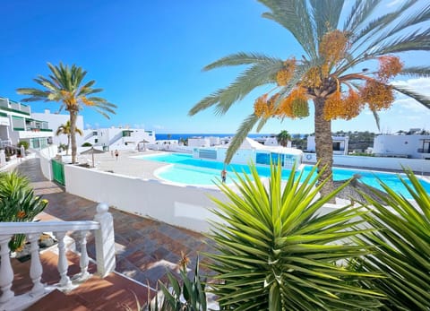 Pool view, Sea view