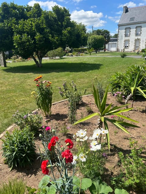 Studio à la Petite Boissière proximité des plages et de la gare SNCF Apartment in Quimper