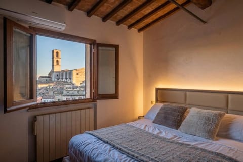 Bed, View (from property/room), Photo of the whole room, Decorative detail, Bedroom, wardrobe, air conditioner