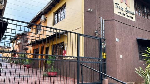 Property building, Facade/entrance, Day