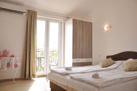 Guest House Damjana Bed and Breakfast in Budva