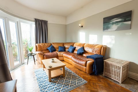 Spacious, Smart TV, Wi-fi, Balcony, Garden House in Bristol