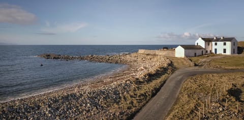 Property building, Nearby landmark, Facade/entrance, Spring, Day, Natural landscape, Bird's eye view, Garden, Garden, Beach, Beach, On site, Garden view, Garden view, Landmark view, Landmark view, Sea view, Sea view, Street view, Sunrise
