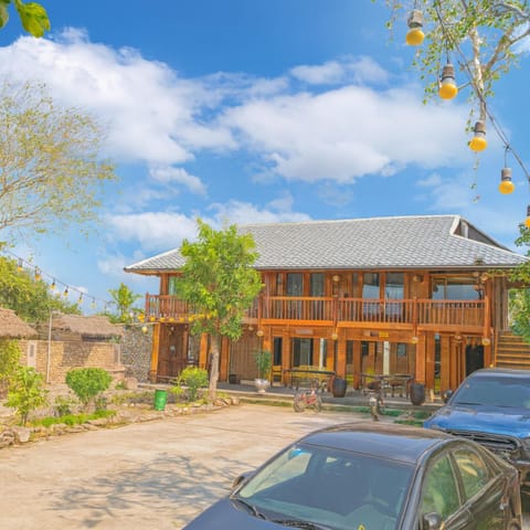 Property building, Day