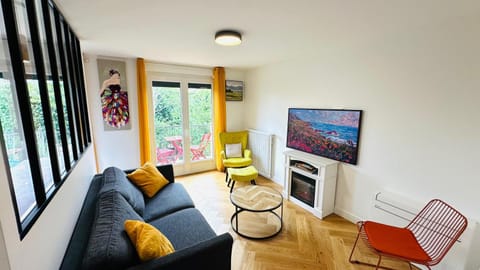 An Exceptional Apartment, 20 Min Paris, 10 Min Orly Airport, 30 Min Disney, 25 Min Versailles, Parking free Apartment in Île-de-France