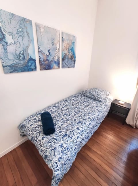 DisneyLand - Paris 20 min - Parking - 7 personnes Apartment in Chelles