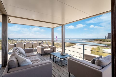 Villa Super VIP | 4 Pers. (Villa 3) with private beach Villa in Ouddorp