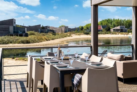 Villa Super VIP | 4 Pers. (Villa 3) with private beach Villa in Ouddorp