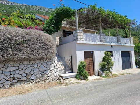 Holiday house Bore House in Dubrovnik-Neretva County
