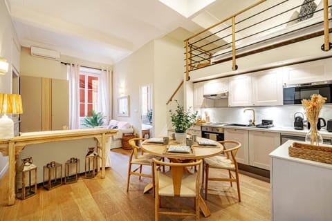 Living room, Dining area, kitchen