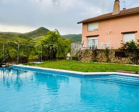Property building, Garden, Mountain view, Swimming pool