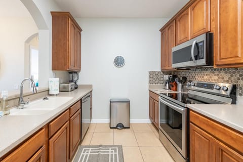 VistaCay Balcony near Pool Convention Ctr iDrive House in Highlands Reserve