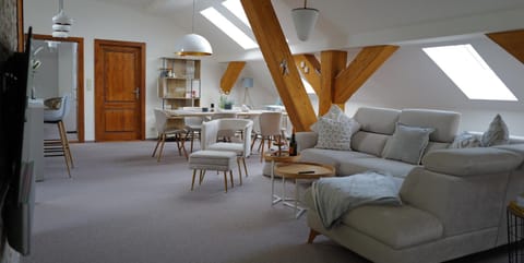 Living room, Seating area, Dining area