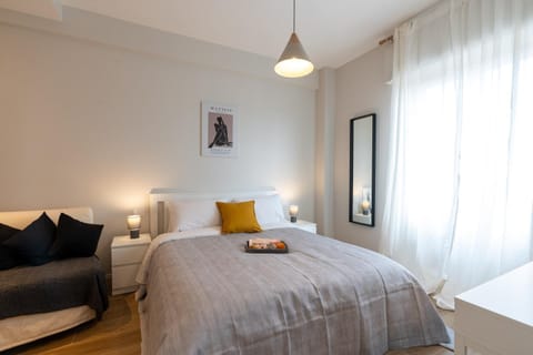 Property building, Bed, Photo of the whole room, Bedroom