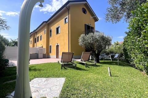 Property building, Garden, Garden view