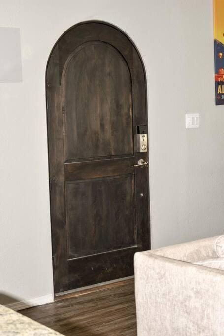 Relaxing 4 Bedroom with Pool and Hot Tub Villa in Rio Rancho