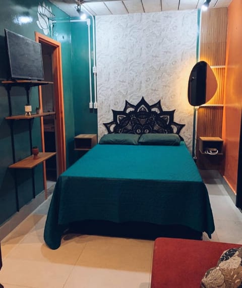 Bed, TV and multimedia, Photo of the whole room, Bedroom, wardrobe