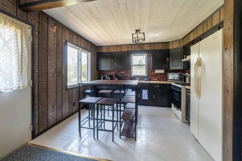 Mud Creek Cottage House in Michigan