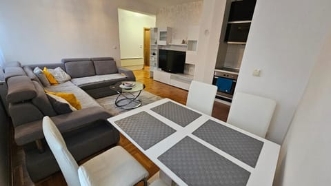 TV and multimedia, Living room, Dining area, kitchen, air conditioner