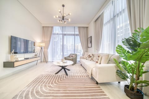 Property building, TV and multimedia, Living room, hair dresser
