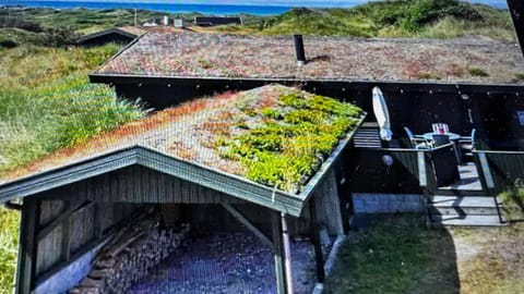 Veludstyret sommerhus i unik natur 350 m fra lækker badestrand - helårsbolig House in Løkken