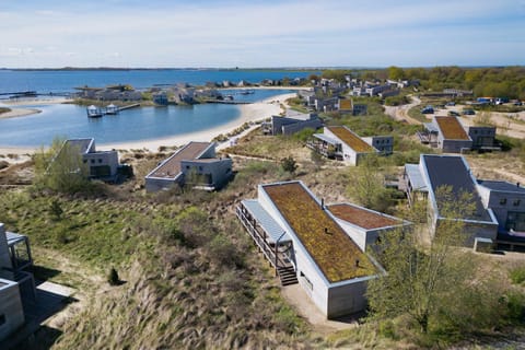 Property building, Day, Bird's eye view, Beach, Lake view