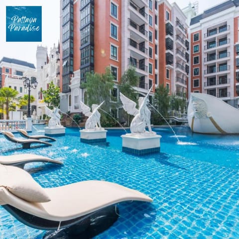 Pool view, Swimming pool, sunbed