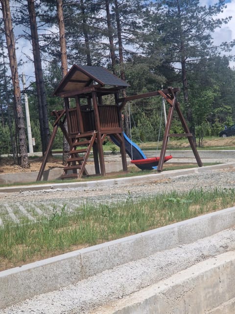 Leona B-1 apartman Živojinović Apartment in Zlatibor District, Serbia