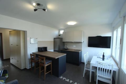 TV and multimedia, Kitchen or kitchenette, Dining area, minibar, pet friendly, stove
