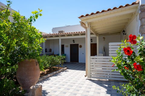 Property building, Spring, Day, Garden, Garden view