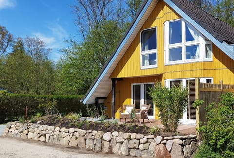 Property building, Spring, Day, Garden, Garden view