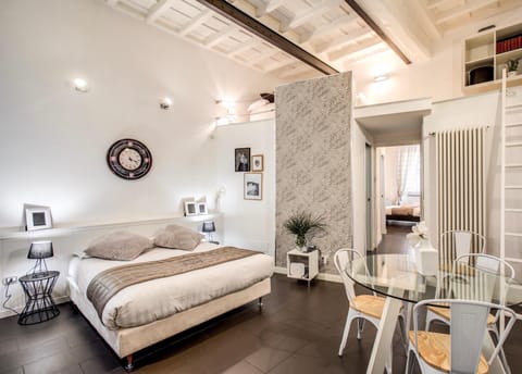 Living room, Dining area, Bedroom