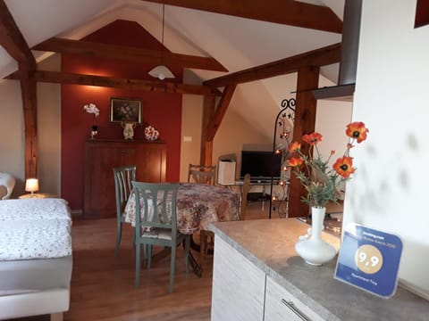 TV and multimedia, Photo of the whole room, Dining area