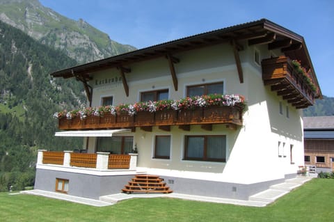 Nearby landmark, Restaurant/places to eat, Activities, Summer, Fishing, Horse-riding, Minigolf, Skiing, View (from property/room), Other, Tennis court, Hiking, Cycling, Supermarket/grocery shop, Sports, Sports, group of guests