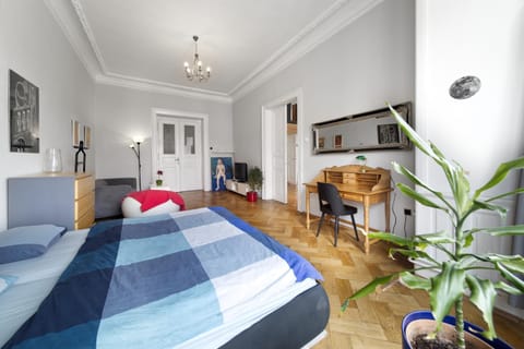 Bed, TV and multimedia, Living room, Bedroom