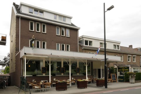 Facade/entrance, Balcony/Terrace
