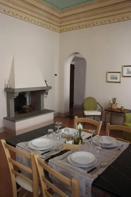 Living room, Dining area