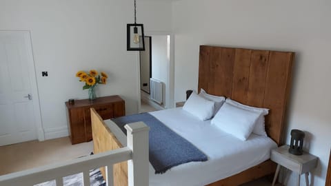 Superking Size City Centre En-Suite Room + Parking Vacation rental in Preston