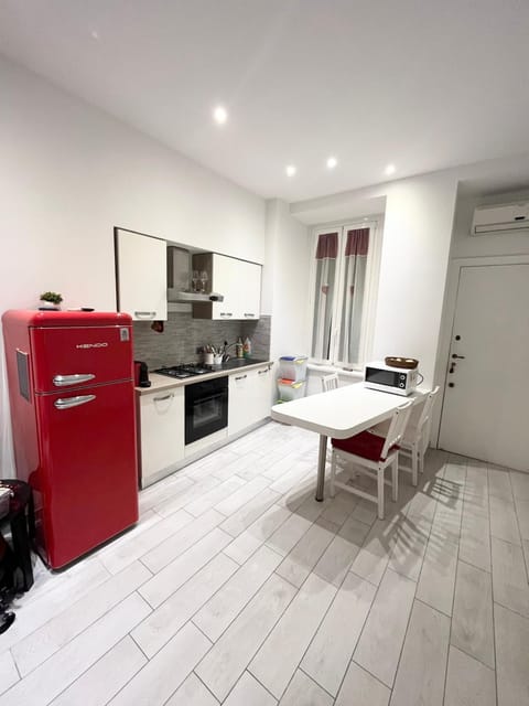 Kitchen or kitchenette, Dining area, oven, pet friendly, stove