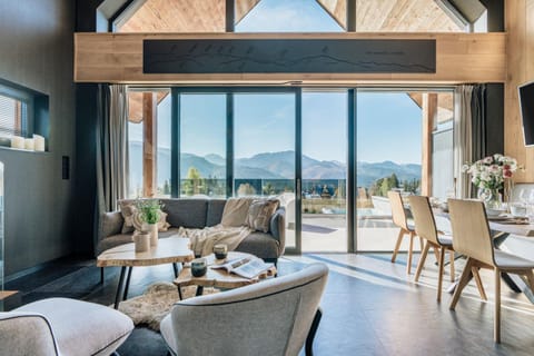 Day, Natural landscape, View (from property/room), Balcony/Terrace, Living room, Seating area, Dining area, Mountain view