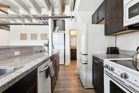 Industrial Downtown Apartment - 2BD 2BA Apartment in Baton Rouge