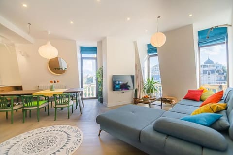 Communal lounge/ TV room, TV and multimedia, Living room