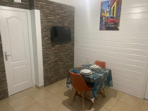 TV and multimedia, Dining area