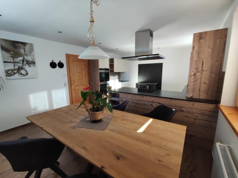 Dining area, kitchen
