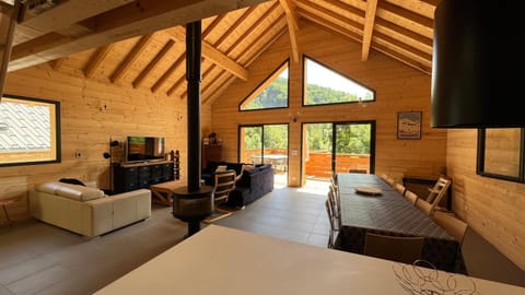 Communal lounge/ TV room, TV and multimedia, Living room