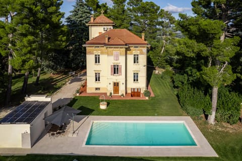 Property building, Garden view, Pool view