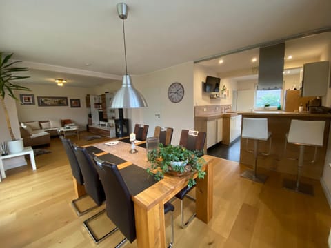 Kitchen or kitchenette, Living room, Dining area